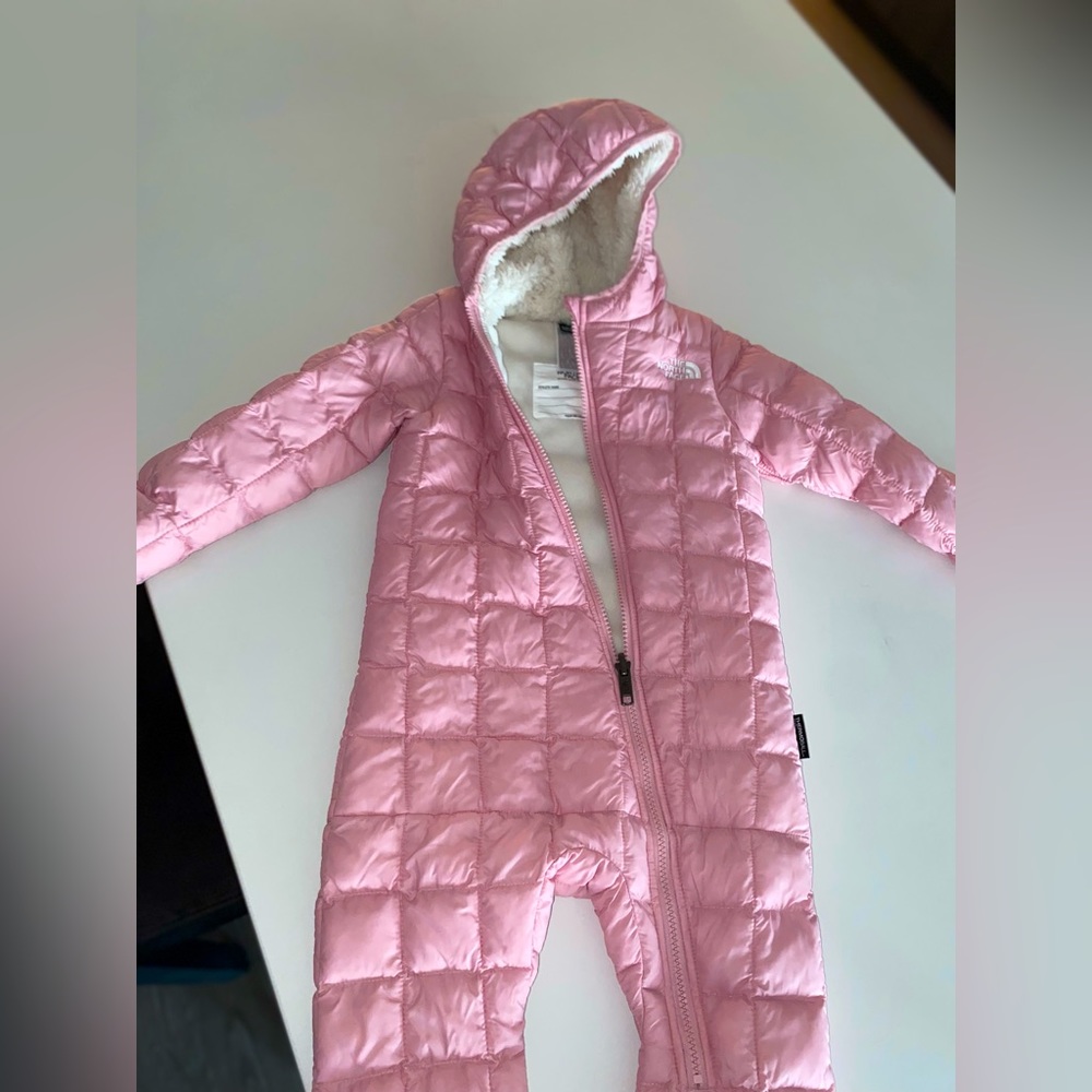 The Notthface snow suit! Worn twice
